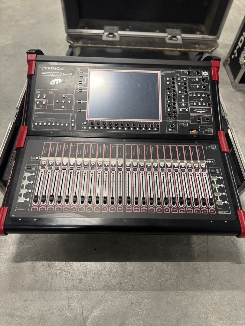 DiGoCo SD9 Core 2 Including D-Rack and Flightcase | 8000 EUR